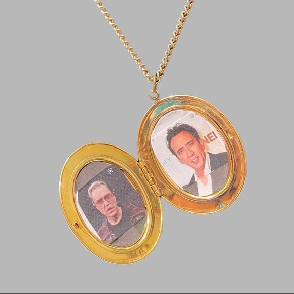 Vintage Gold Tone Locket 1970’s 25” Length - Picture 3 of 5